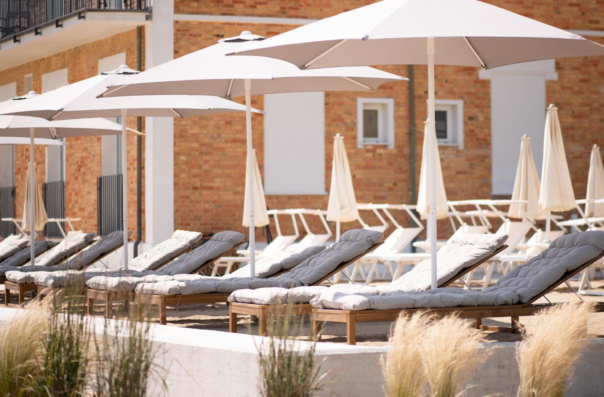 Hotel Capanni Bellaria-Igea Marina Bagian luar foto